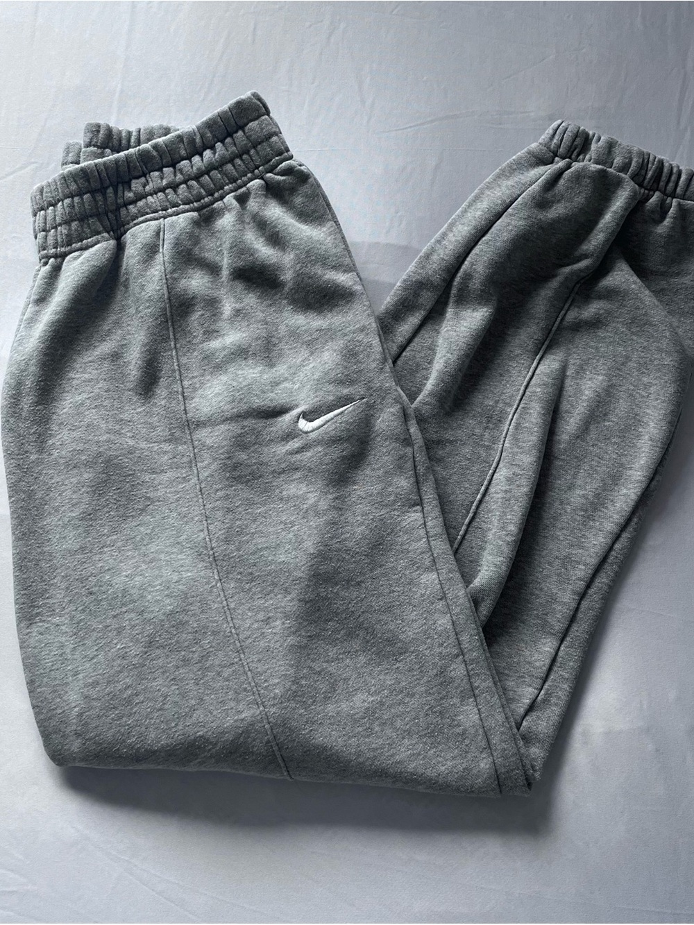 like-new grey cinched nike sweatpants